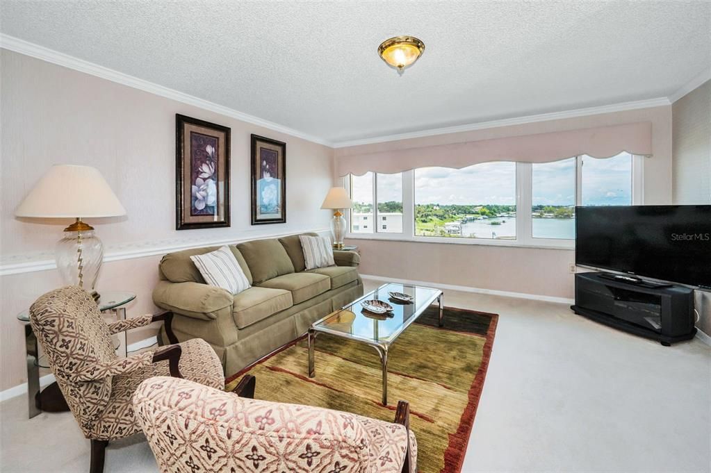 На продажу: $299,900 (1 спален, 2 ванн, 1050 Квадратных фут)