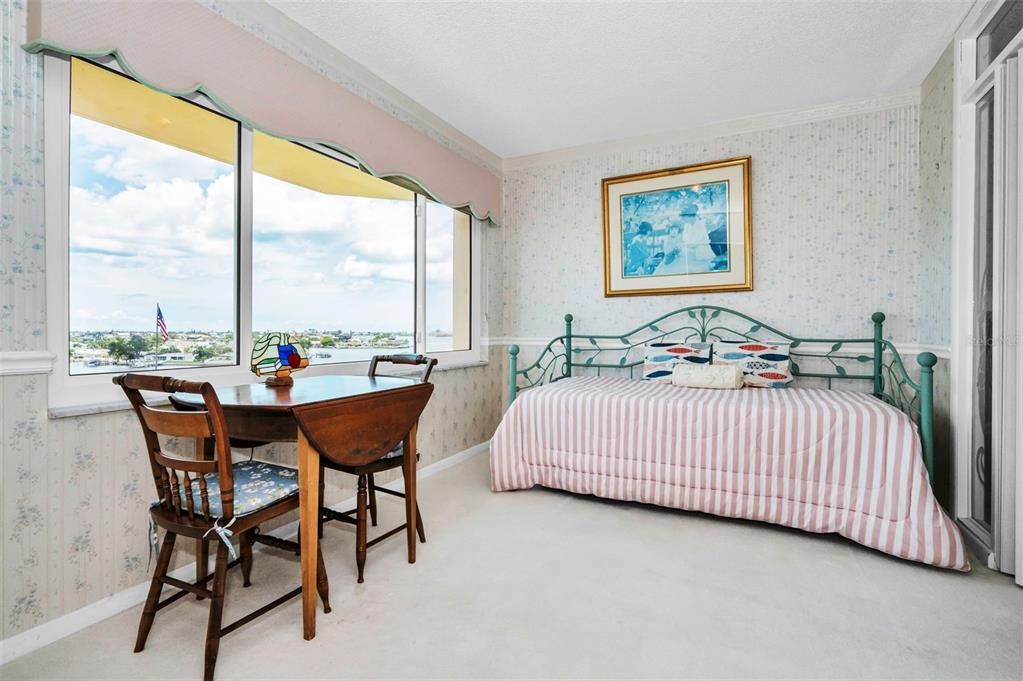 На продажу: $299,900 (1 спален, 2 ванн, 1050 Квадратных фут)