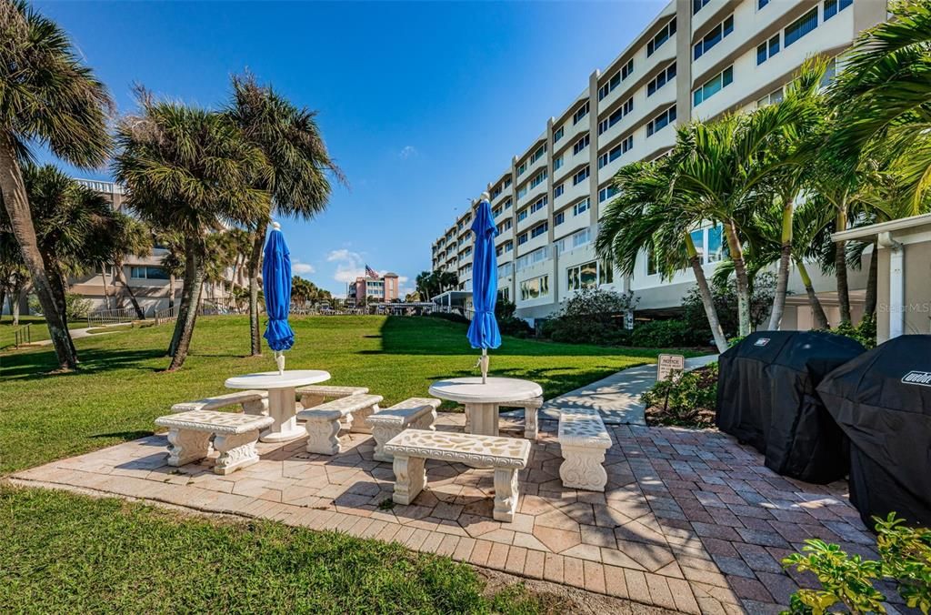 На продажу: $299,900 (1 спален, 2 ванн, 1050 Квадратных фут)