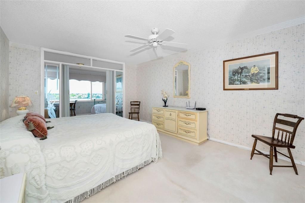 На продажу: $299,900 (1 спален, 2 ванн, 1050 Квадратных фут)