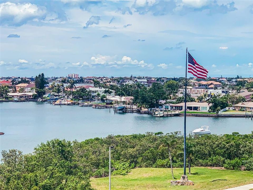 На продажу: $299,900 (1 спален, 2 ванн, 1050 Квадратных фут)