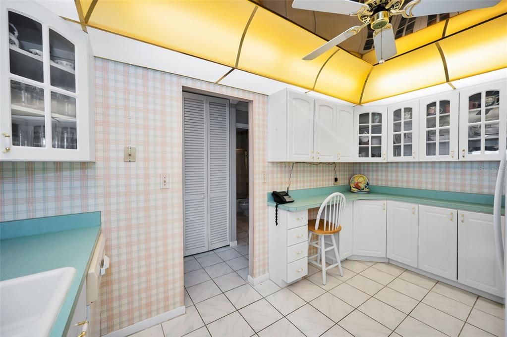 На продажу: $299,900 (1 спален, 2 ванн, 1050 Квадратных фут)