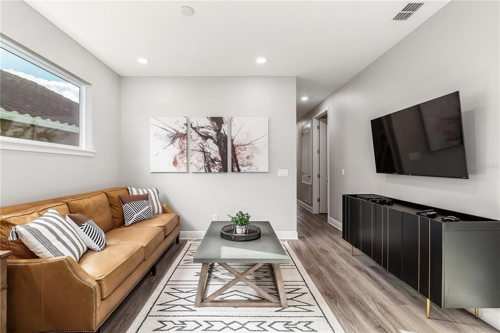 На продажу: $1,449,000 (6 спален, 5 ванн, 3428 Квадратных фут)