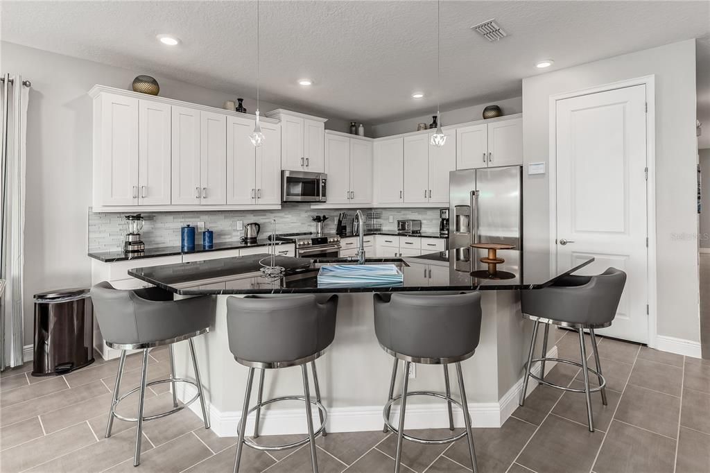 На продажу: $1,449,000 (6 спален, 5 ванн, 3428 Квадратных фут)