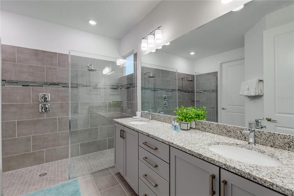 На продажу: $1,449,000 (6 спален, 5 ванн, 3428 Квадратных фут)