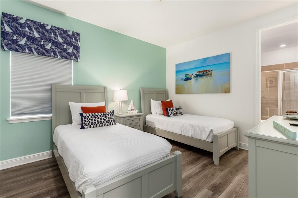 На продажу: $1,449,000 (6 спален, 5 ванн, 3428 Квадратных фут)