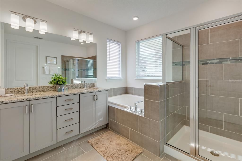 На продажу: $1,449,000 (6 спален, 5 ванн, 3428 Квадратных фут)