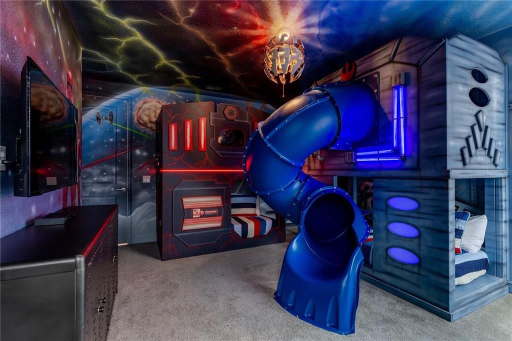 На продажу: $1,449,000 (6 спален, 5 ванн, 3428 Квадратных фут)