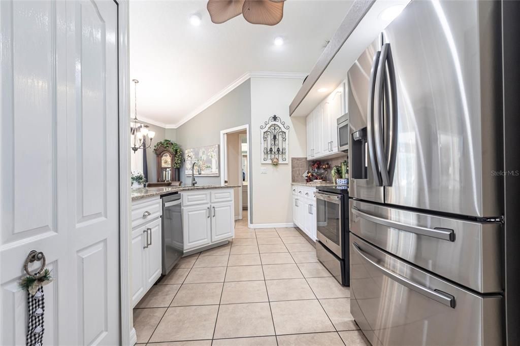 For Sale: $665,000 (3 beds, 2 baths, 1995 Square Feet)