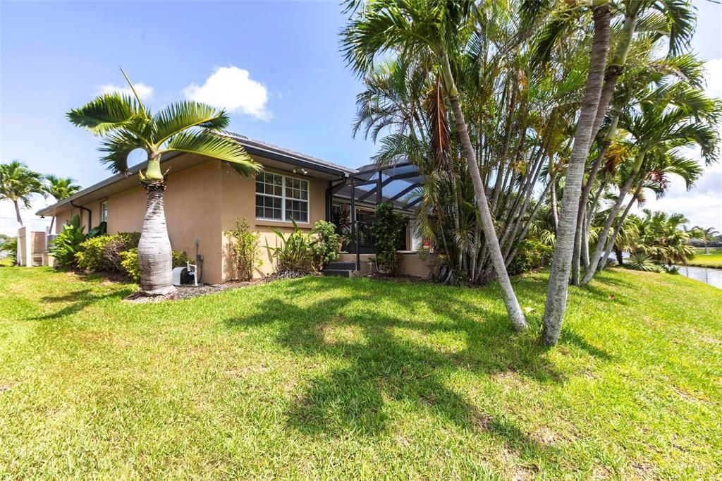 For Sale: $665,000 (3 beds, 2 baths, 1995 Square Feet)