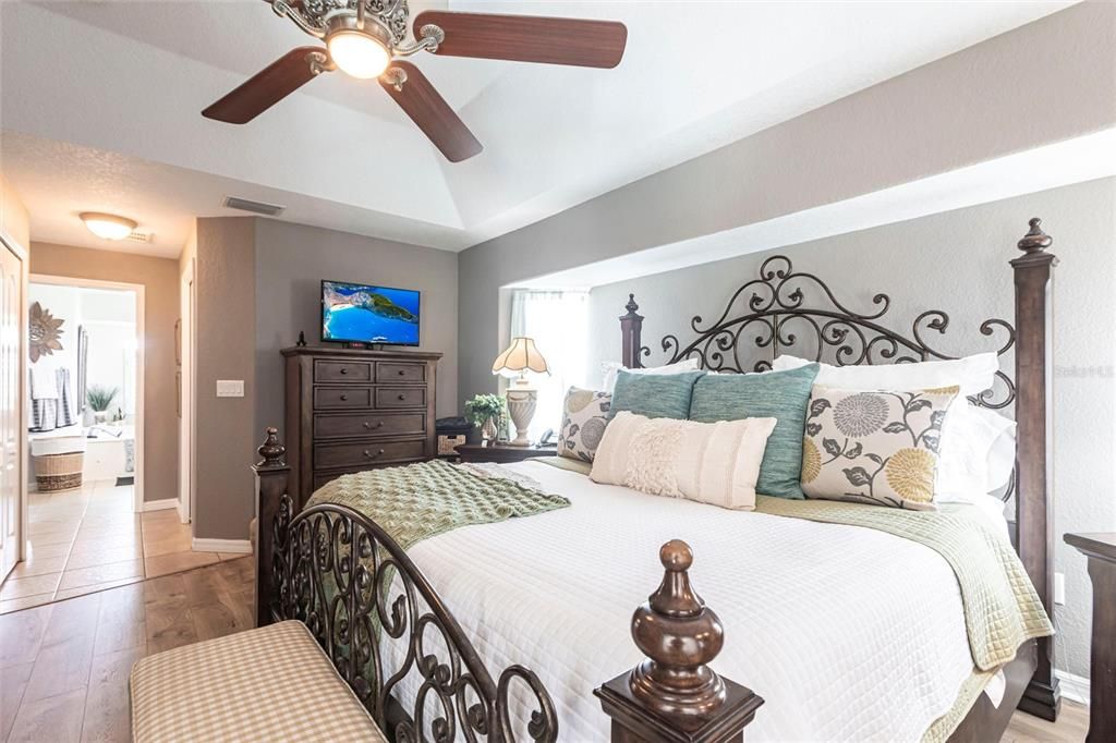 For Sale: $665,000 (3 beds, 2 baths, 1995 Square Feet)