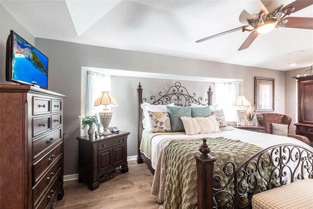 For Sale: $665,000 (3 beds, 2 baths, 1995 Square Feet)