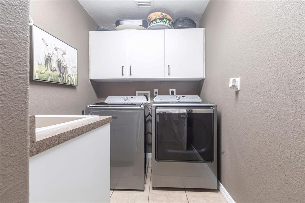For Sale: $665,000 (3 beds, 2 baths, 1995 Square Feet)