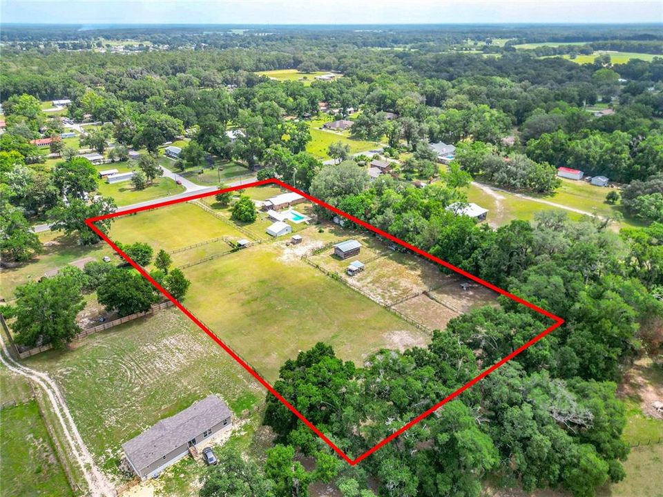 Под контрактом: $499,000 (4 спален, 2 ванн, 1400 Квадратных фут)