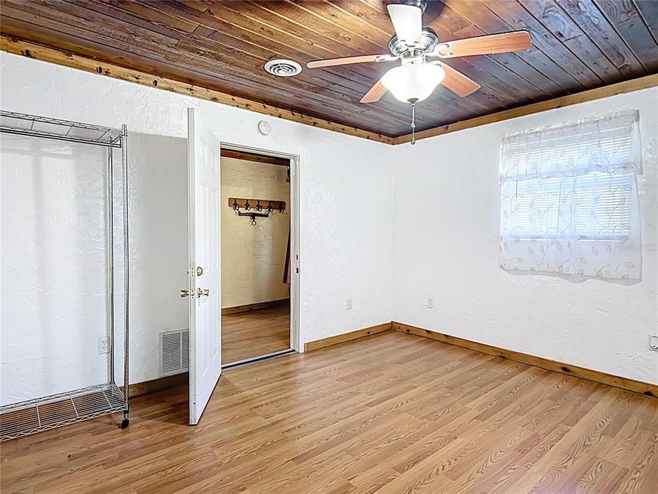 待售: $529,900 (4 贝兹, 2 浴室, 1400 平方英尺)