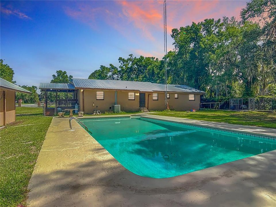 待售: $529,900 (4 贝兹, 2 浴室, 1400 平方英尺)