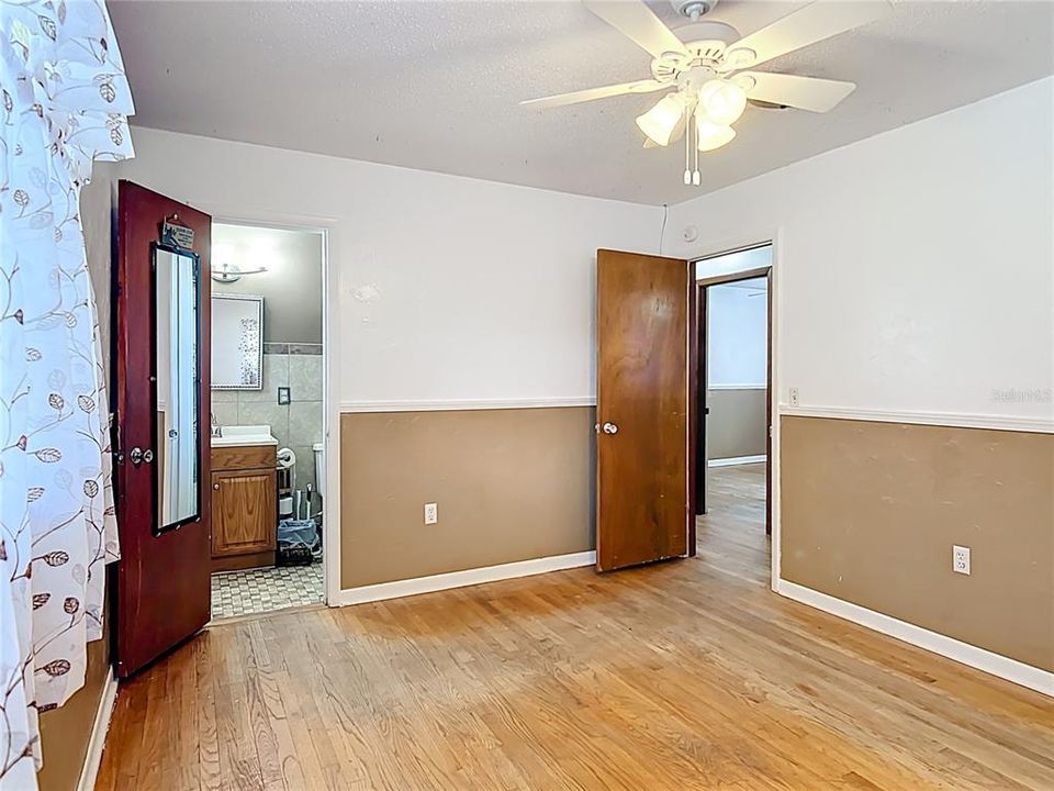 待售: $529,900 (4 贝兹, 2 浴室, 1400 平方英尺)