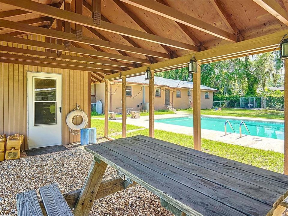 待售: $529,900 (4 贝兹, 2 浴室, 1400 平方英尺)