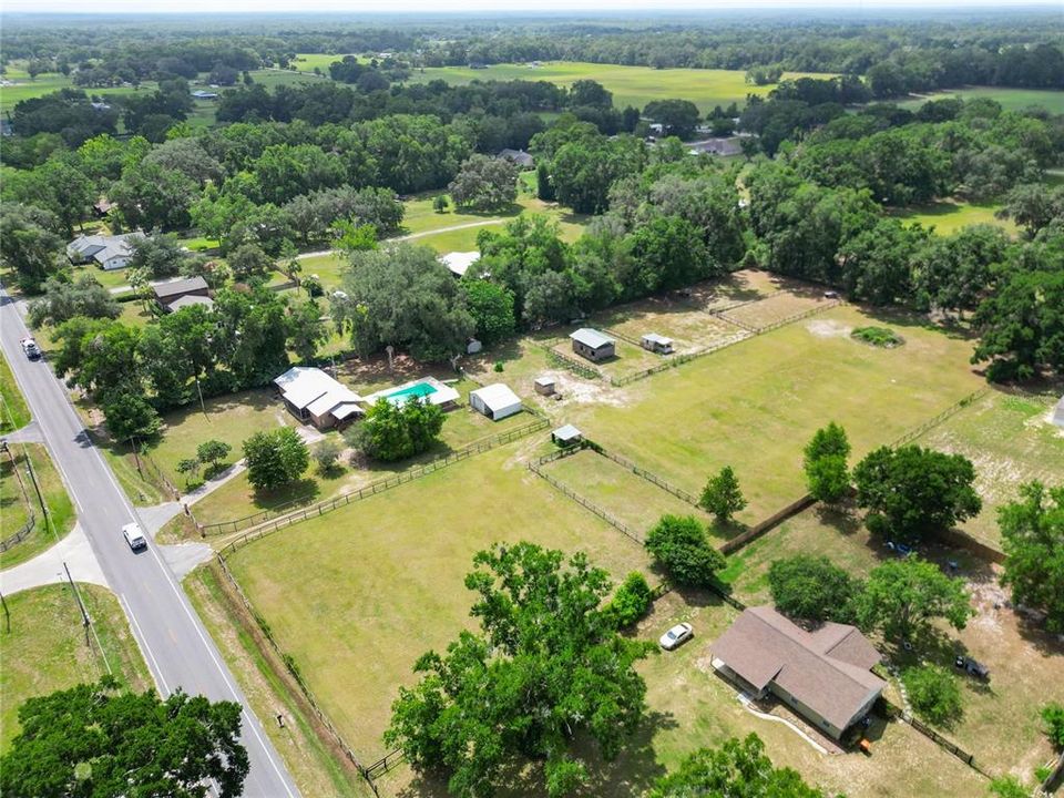 Под контрактом: $499,000 (4 спален, 2 ванн, 1400 Квадратных фут)