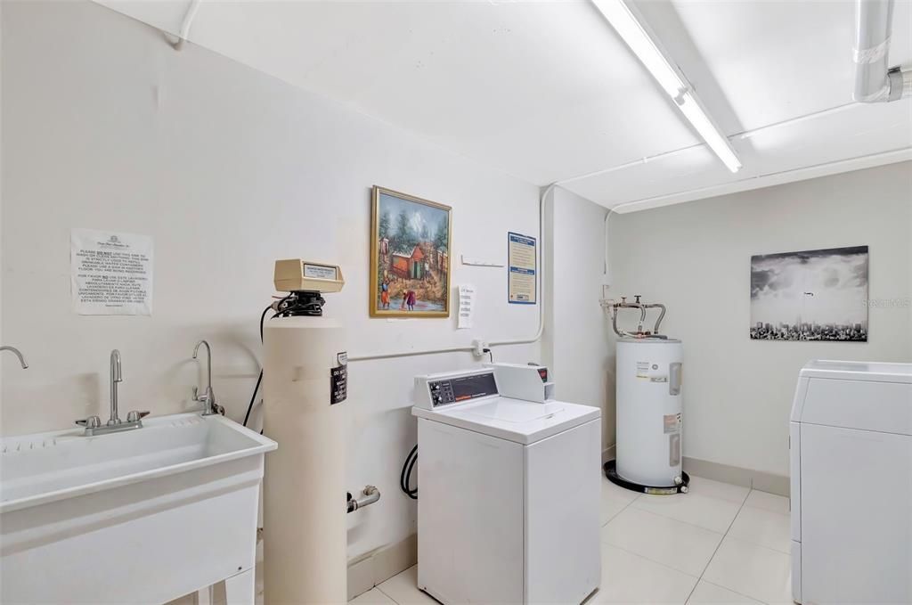 For Sale: $419,550 (1 beds, 1 baths, 662 Square Feet)