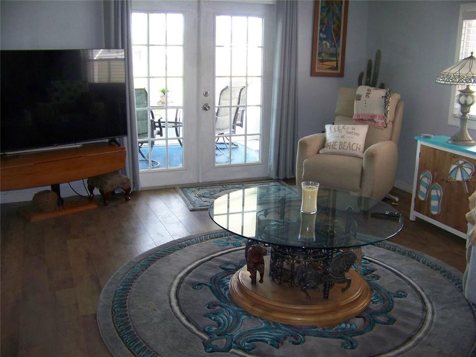 Под контрактом: $174,500 (2 спален, 2 ванн, 1340 Квадратных фут)