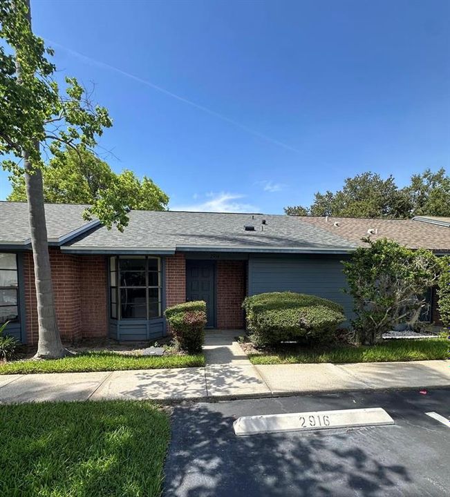 合同活跃: $194,990 (1 贝兹, 1 浴室, 709 平方英尺)