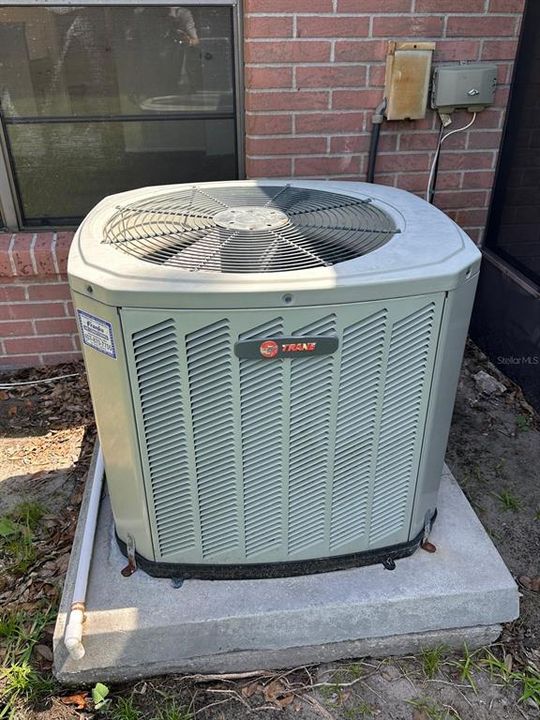 合同活跃: $194,990 (1 贝兹, 1 浴室, 709 平方英尺)