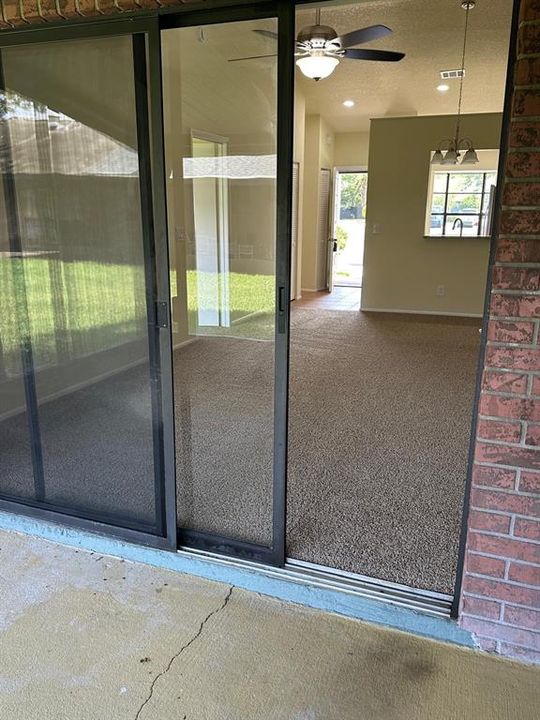 合同活跃: $194,990 (1 贝兹, 1 浴室, 709 平方英尺)