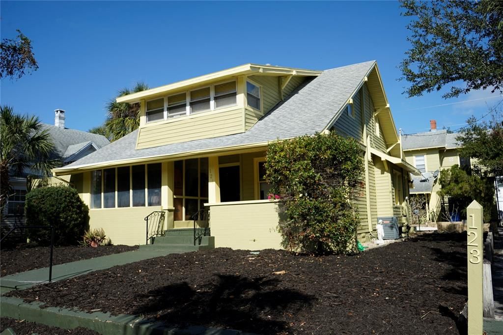 Recently Sold: $1,055,000 (0 beds, 0 baths, 2714 Square Feet)