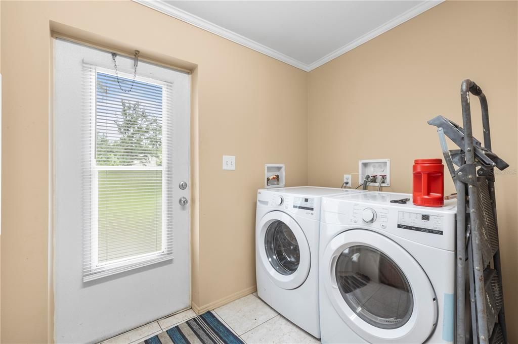 For Sale: $599,990 (3 beds, 2 baths, 1932 Square Feet)