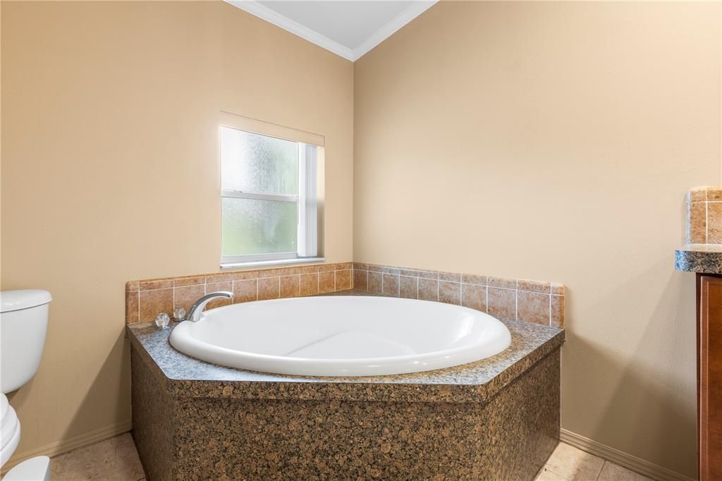 For Sale: $599,990 (3 beds, 2 baths, 1932 Square Feet)