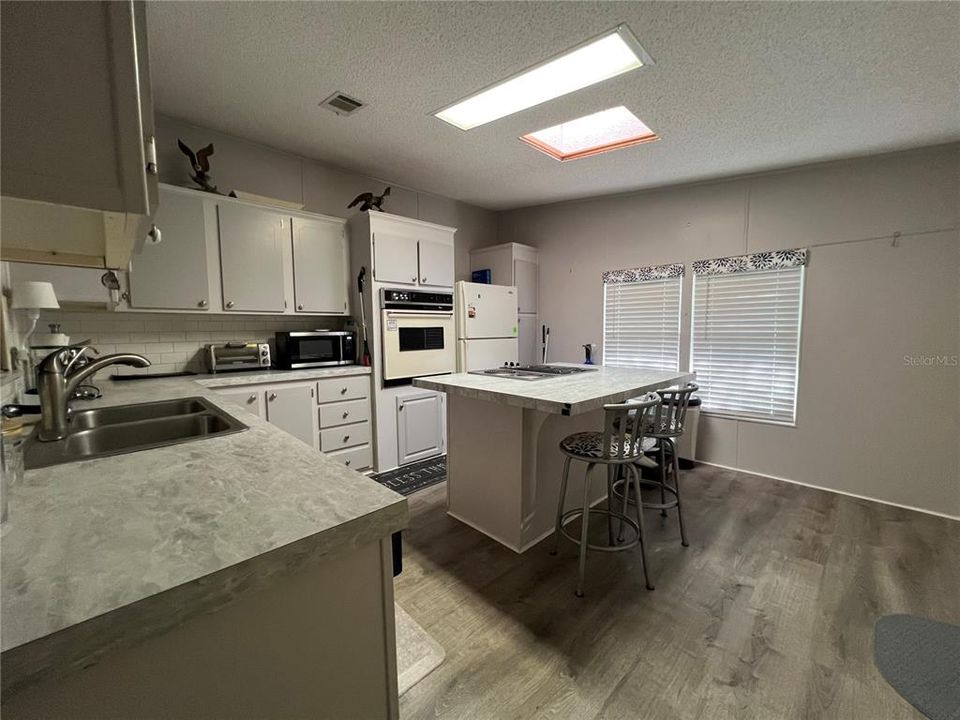 Activo con contrato: $149,000 (2 camas, 2 baños, 1288 Pies cuadrados)