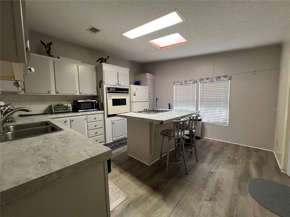 Activo con contrato: $149,000 (2 camas, 2 baños, 1288 Pies cuadrados)