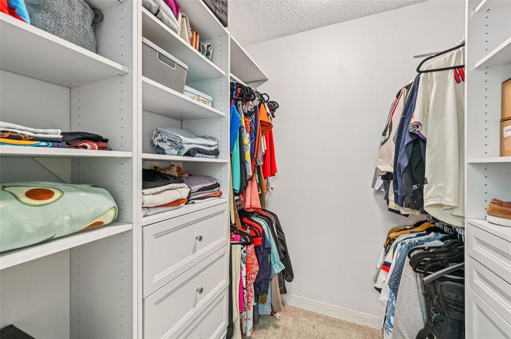 合同活跃: $257,980 (2 贝兹, 2 浴室, 1073 平方英尺)