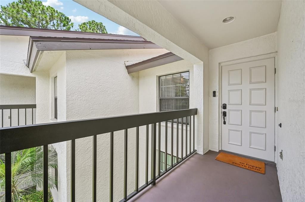 合同活跃: $257,980 (2 贝兹, 2 浴室, 1073 平方英尺)