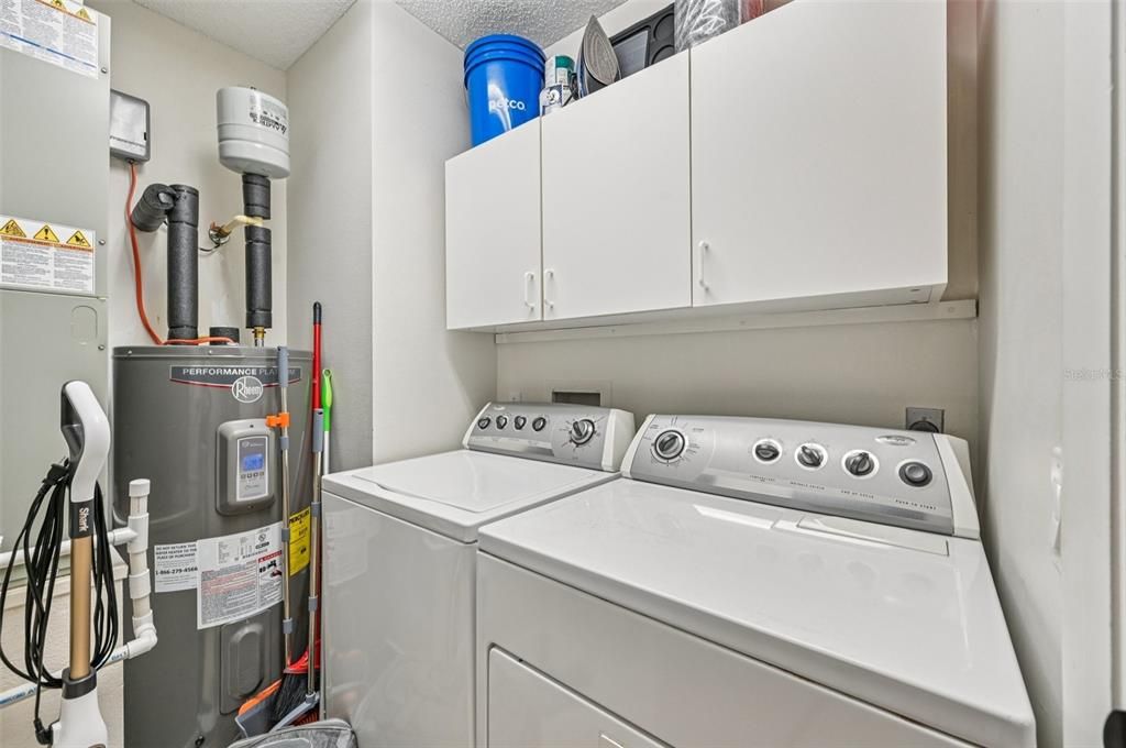 合同活跃: $257,980 (2 贝兹, 2 浴室, 1073 平方英尺)