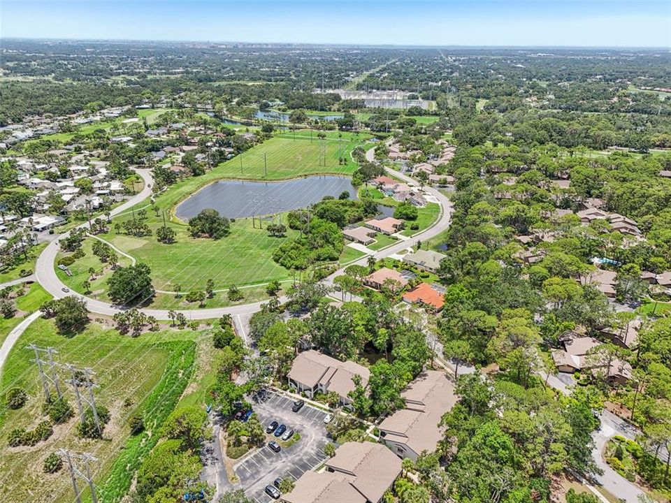 合同活跃: $257,980 (2 贝兹, 2 浴室, 1073 平方英尺)