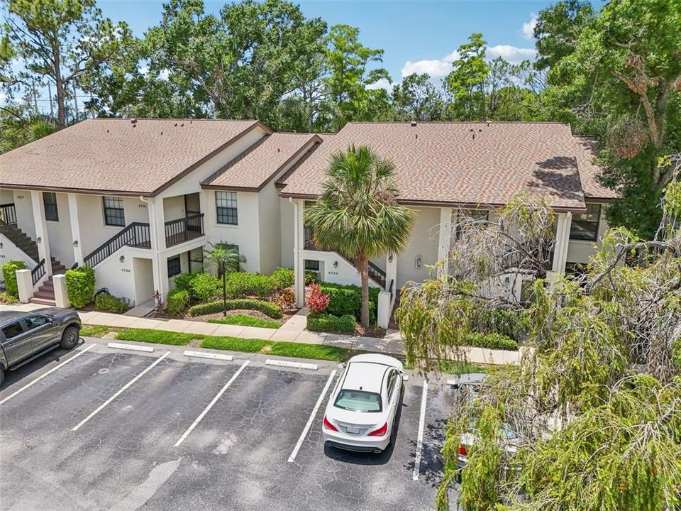 合同活跃: $257,980 (2 贝兹, 2 浴室, 1073 平方英尺)