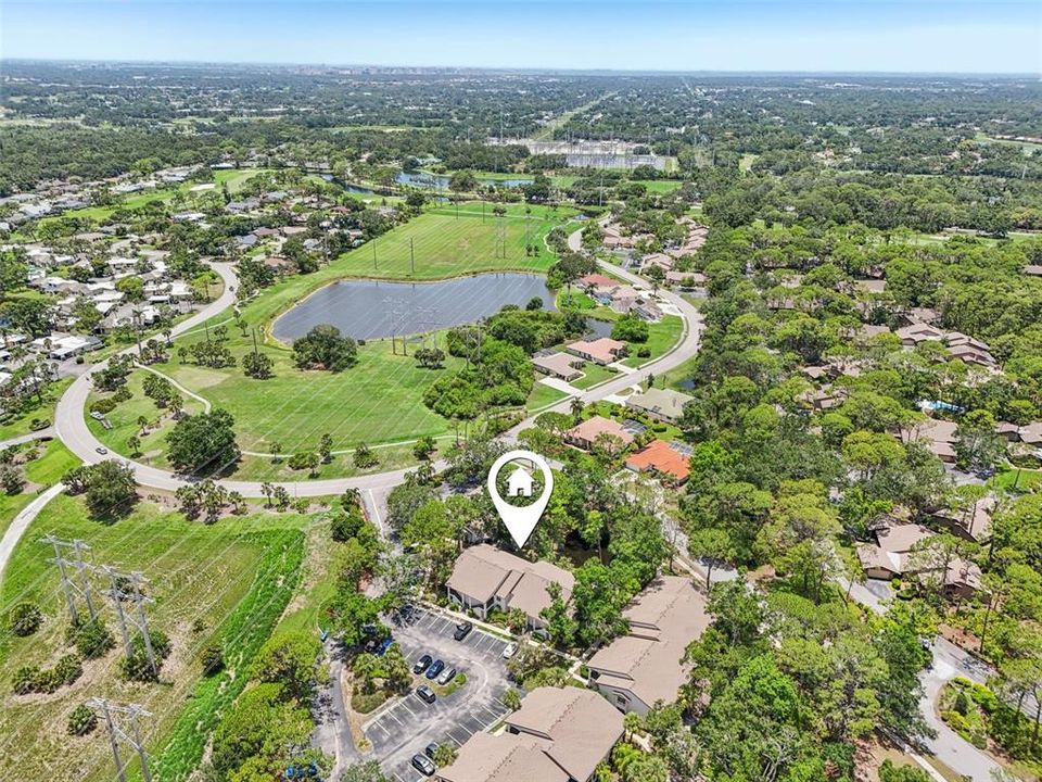 合同活跃: $257,980 (2 贝兹, 2 浴室, 1073 平方英尺)