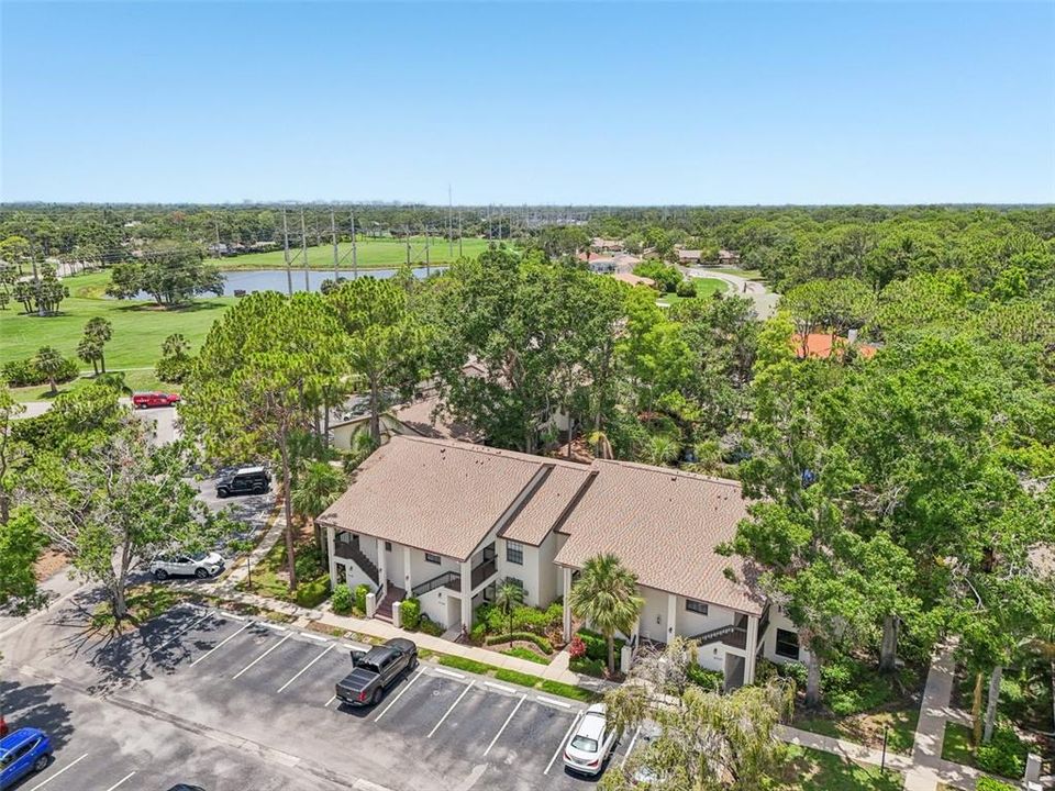 合同活跃: $257,980 (2 贝兹, 2 浴室, 1073 平方英尺)