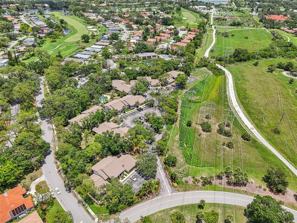 合同活跃: $257,980 (2 贝兹, 2 浴室, 1073 平方英尺)