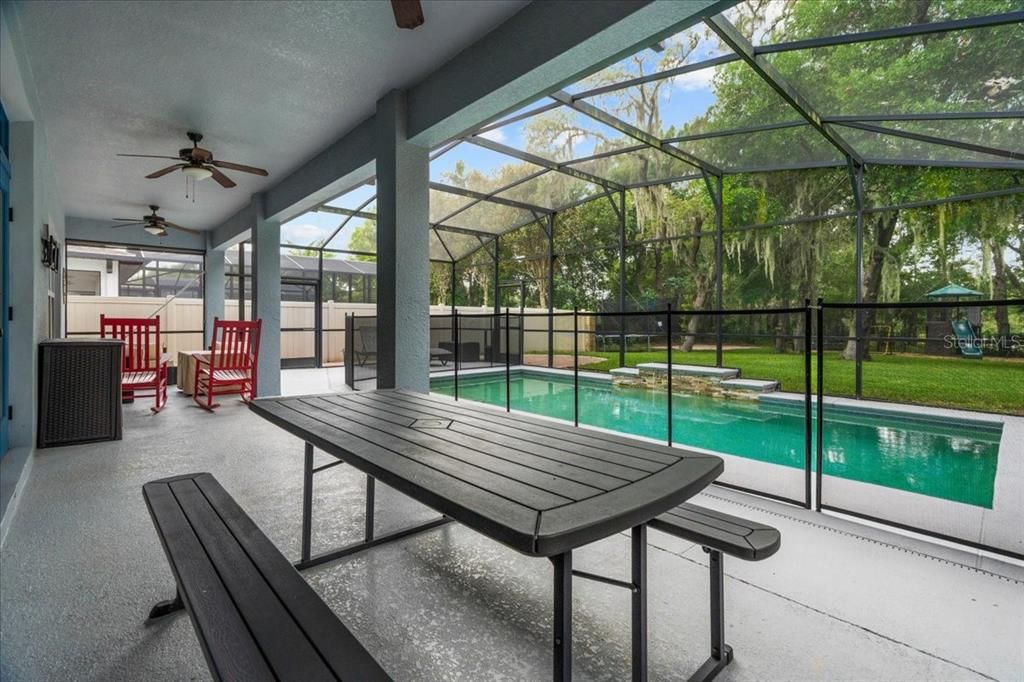 Screened In Patio & Pool Area