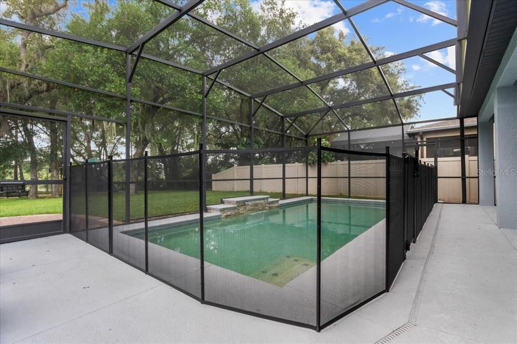 Safety Gate Included