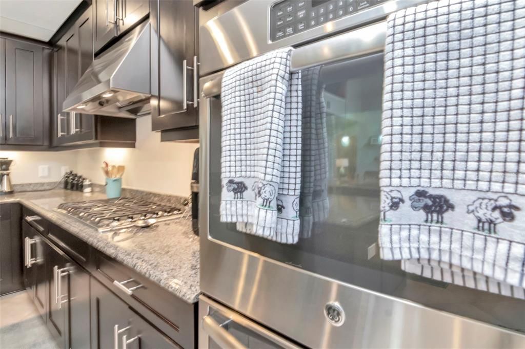 Active With Contract: $895,000 (6 beds, 4 baths, 4271 Square Feet)