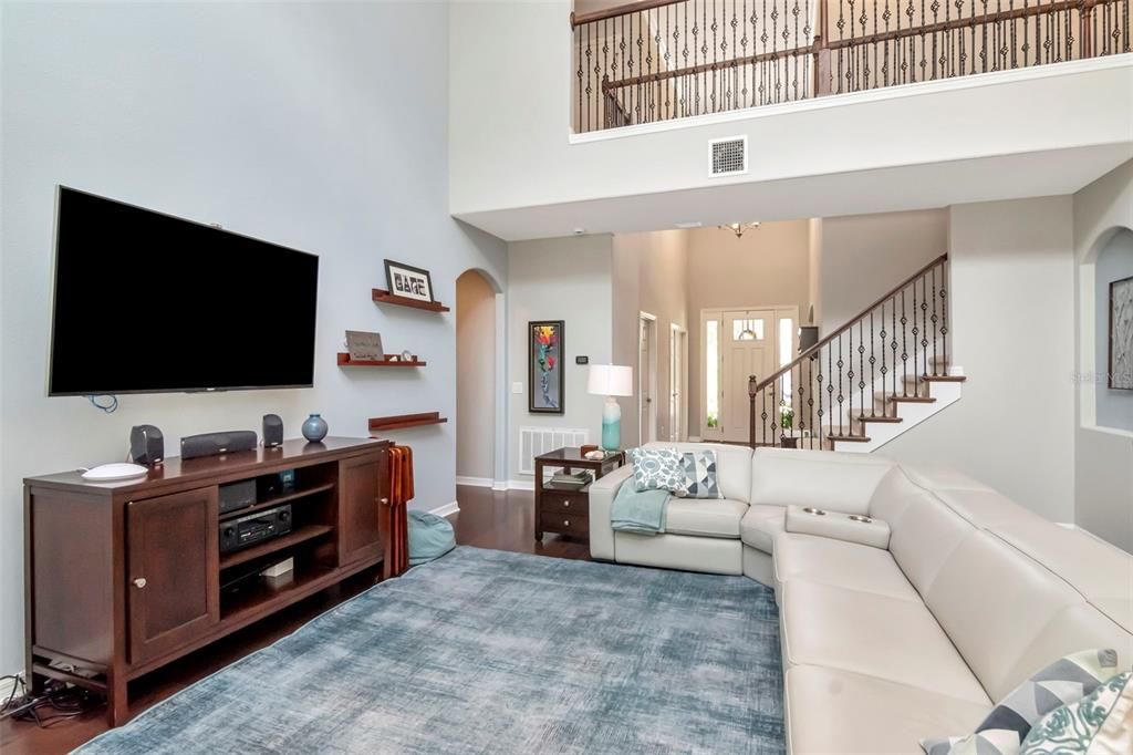 Active With Contract: $895,000 (6 beds, 4 baths, 4271 Square Feet)