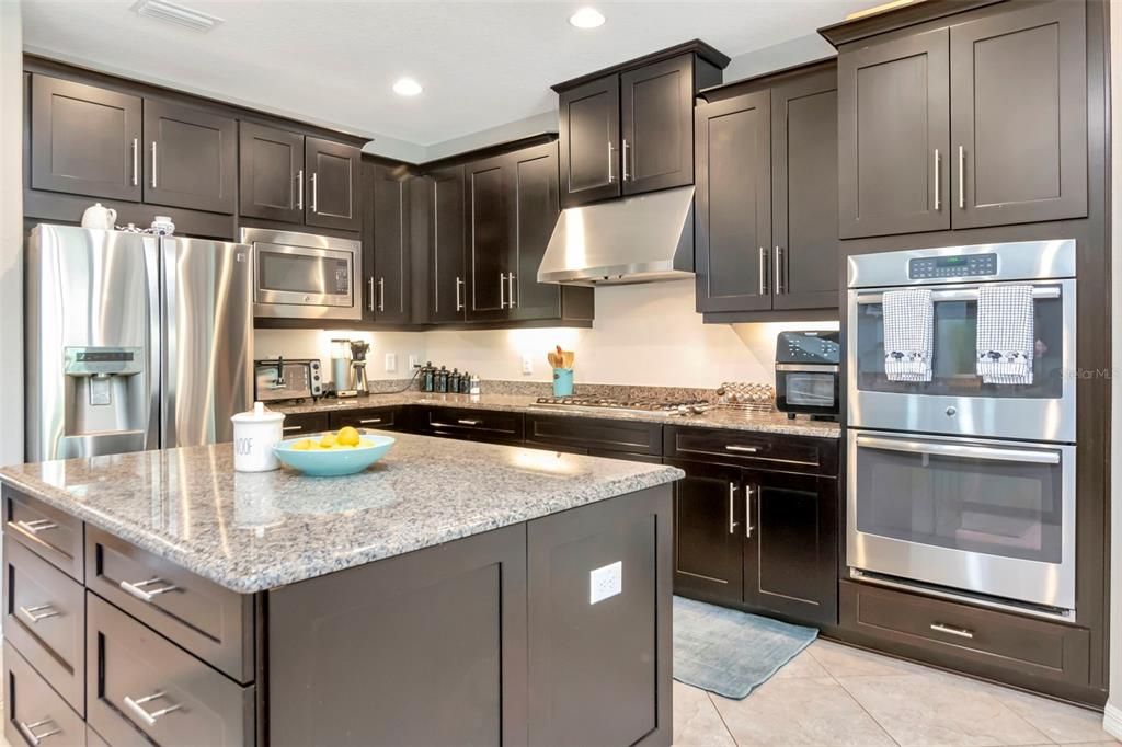 Active With Contract: $895,000 (6 beds, 4 baths, 4271 Square Feet)