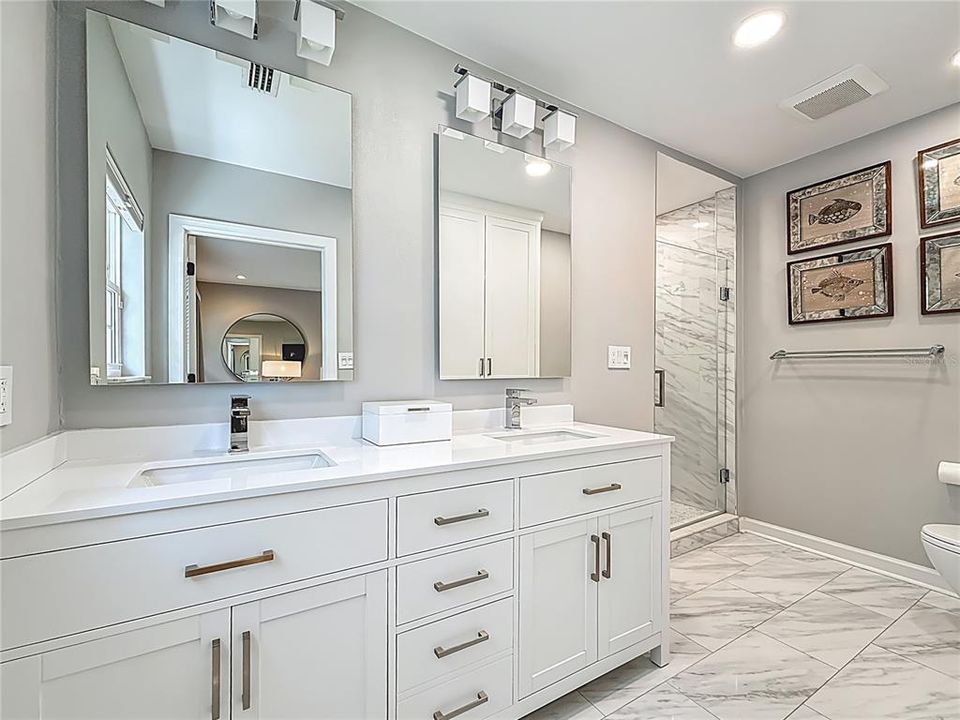 Под контрактом: $1,679,000 (3 спален, 3 ванн, 2550 Квадратных фут)