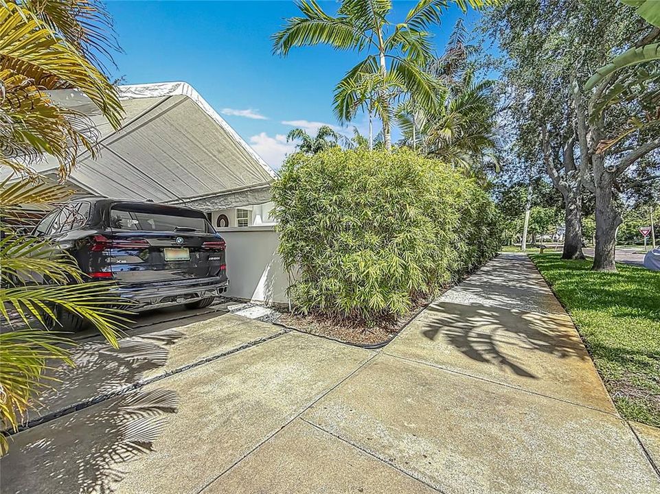 Под контрактом: $1,679,000 (3 спален, 3 ванн, 2550 Квадратных фут)