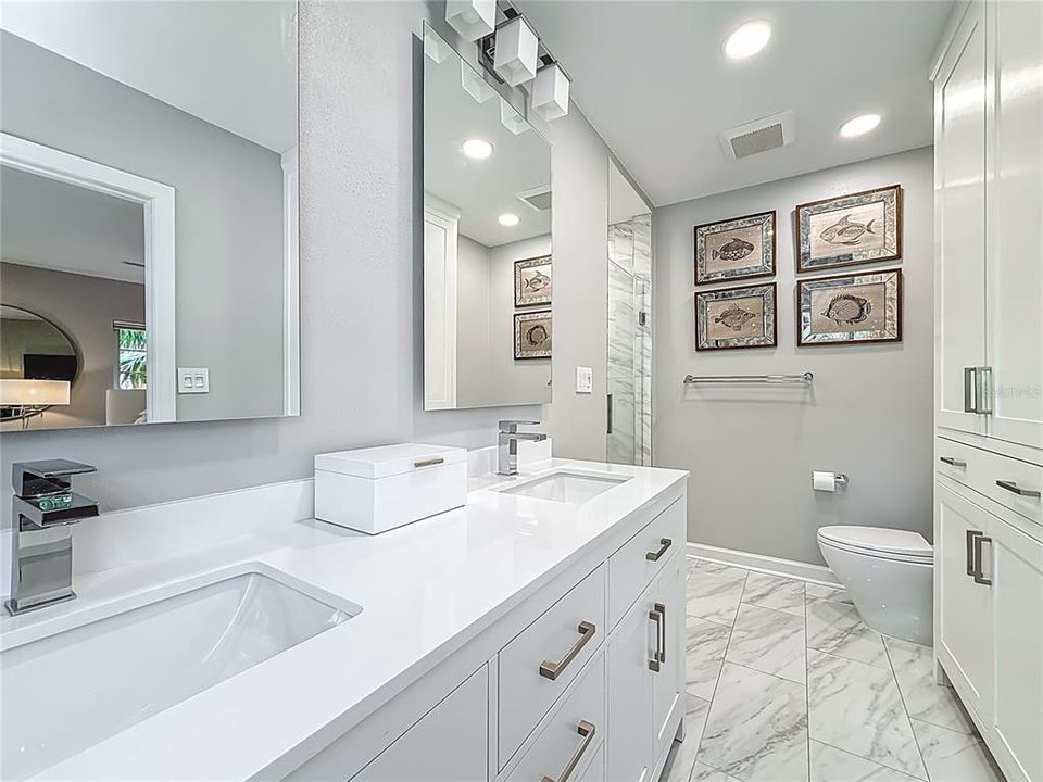 Под контрактом: $1,679,000 (3 спален, 3 ванн, 2550 Квадратных фут)