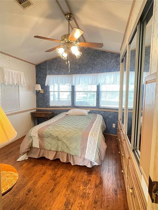 На продажу: $139,900 (1 спален, 1 ванн, 823 Квадратных фут)